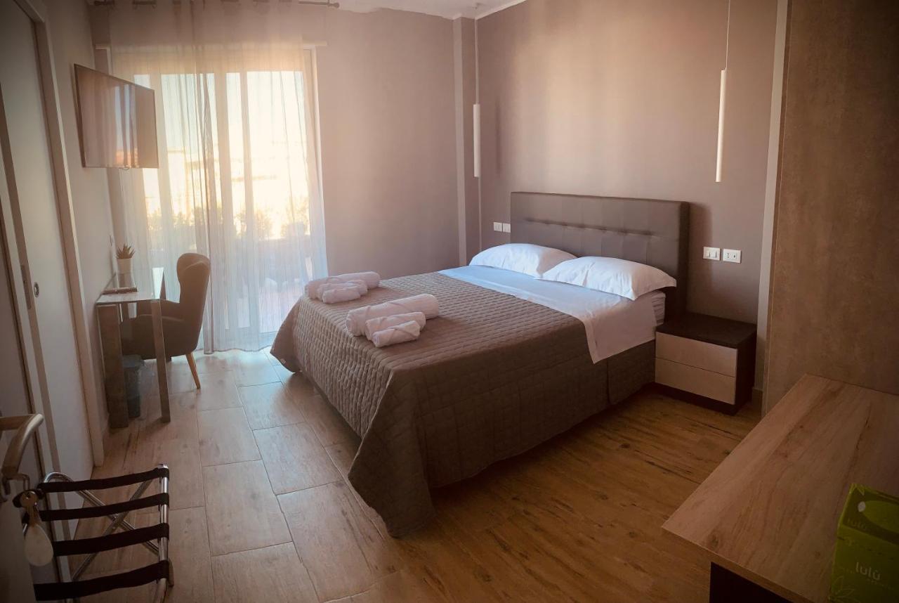 Aqua B&B - Rooms And Apartments Μιλάτσο Εξωτερικό φωτογραφία